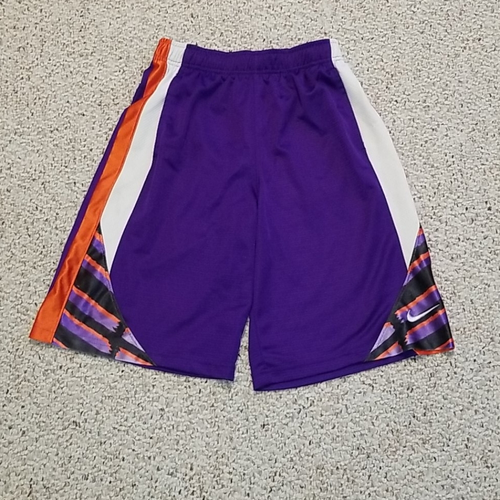 Nike Shorts Youth Large